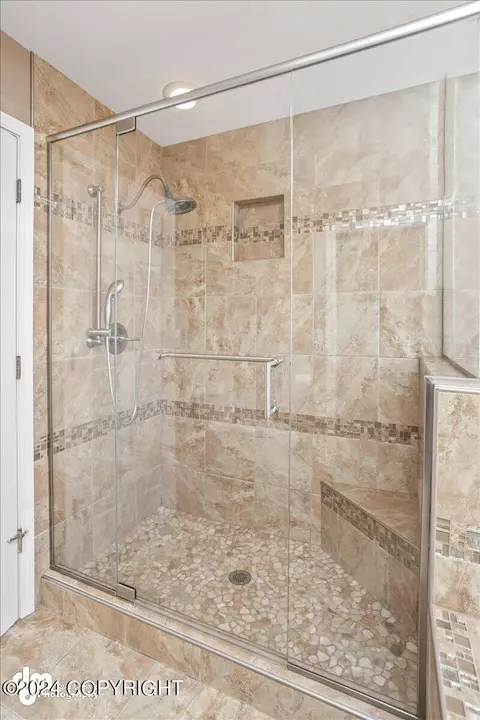Bath - 13509 Vasili Dr, Eagle River, AK 99577 photo 6 of 8