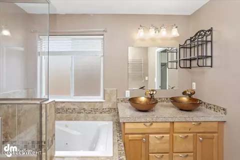 Bath - 13509 Vasili Dr, Eagle River, AK 99577 photo 2 of 8