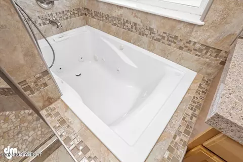 Bath - 13509 Vasili Dr, Eagle River, AK 99577 photo 4 of 8