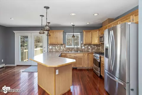 Kitchen - 13509 Vasili Dr, Eagle River, AK 99577 photo 3 of 9