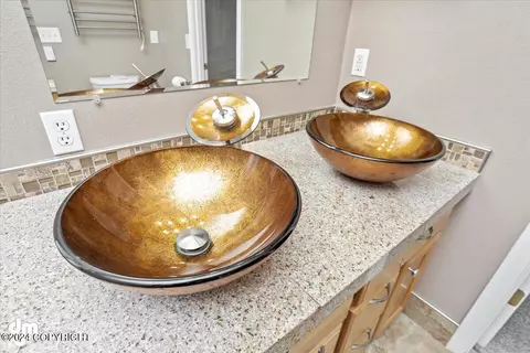Bath - 13509 Vasili Dr, Eagle River, AK 99577 photo 3 of 8
