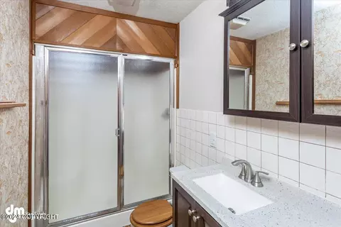 Bath - 15712 Shims St, Chugiak, AK 99567 photo 3 of 3