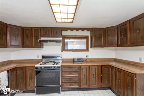 Kitchen - 11339 Borealis St, Eagle River, AK 99577 photo 2 of 5