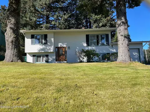 1223 Madsen Ave, Kodiak, AK 99615