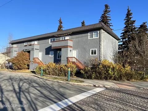 927 Juneau St # 2, Anchorage, AK 99501