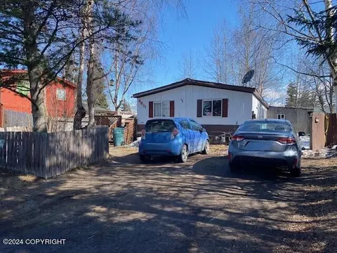6611 Valentine Cir, Anchorage, AK 99507