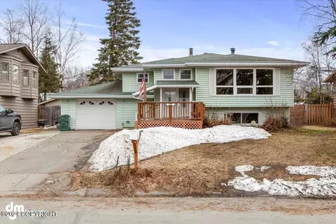 3831 Robin St, Anchorage, AK 99504