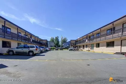 8020 Greenwood St, Anchorage, AK 99518