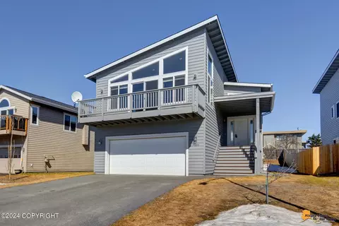 1201 Northpointe Bluff Dr, Anchorage, AK 99501
