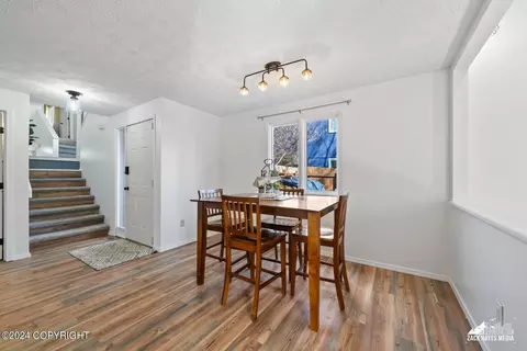 Dining - 11844 Copper Mountain Dr, Eagle River, AK 99577 photo 3 of 4