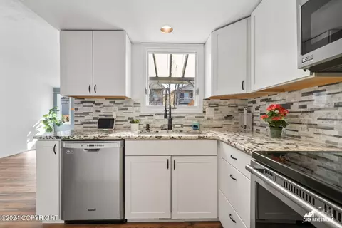 Kitchen - 11844 Copper Mountain Dr, Eagle River, AK 99577 photo 5 of 8