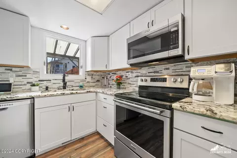 Kitchen - 11844 Copper Mountain Dr, Eagle River, AK 99577 photo 6 of 8