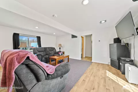 Living - 4780 E Crane Rd, Wasilla, AK 99654 photo 3 of 4