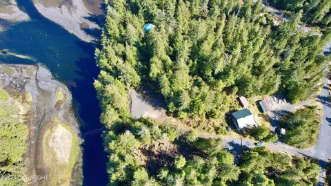 3 Fishtrap Dr # B, Whale Pass, AK 99000
