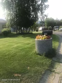 Exterior - 1722 Brink Dr, Anchorage, AK 99504 photo 16 of 19