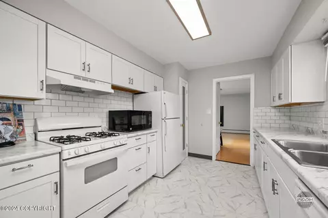Kitchen - 1722 Brink Dr, Anchorage, AK 99504 photo 3 of 5
