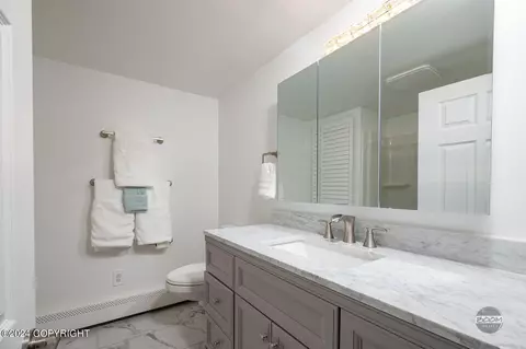 Bath - 1722 Brink Dr, Anchorage, AK 99504 photo 3 of 5