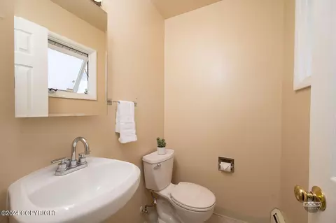 Bath - 1722 Brink Dr, Anchorage, AK 99504 photo 1 of 5