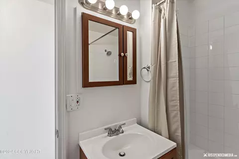 Bath - 6900 E 11th Ave, Anchorage, AK 99504 photo 3 of 3