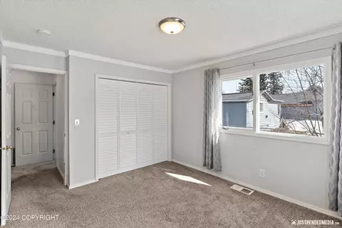 Bedroom - 6900 E 11th Ave, Anchorage, AK 99504 photo 3 of 4