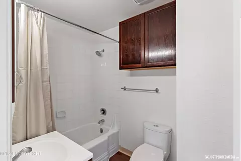 Bath - 6900 E 11th Ave, Anchorage, AK 99504 photo 2 of 3