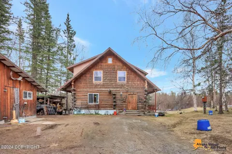 4585 N Almaden Dr, Palmer, AK 99645