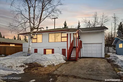4256 Ross Ct, Anchorage, AK 99508