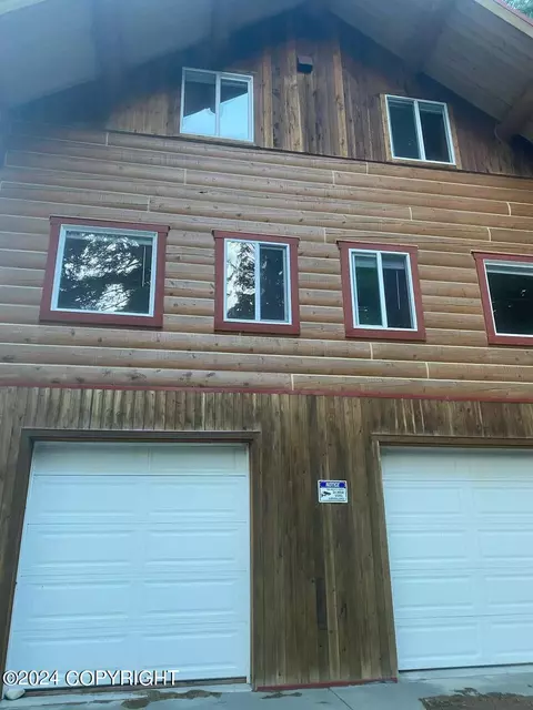622 Beach Rd, Haines, AK 99827
