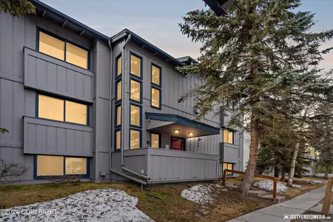 1630 Eastridge Dr # 3-203, Anchorage, AK 99501