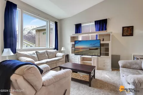 Living - 20567 Pine Crest Ln, Eagle River, AK 99577 photo 3 of 4