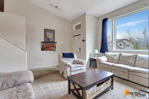 Living - 20567 Pine Crest Ln, Eagle River, AK 99577 photo 2 of 4