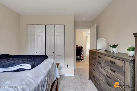Bedroom - 20567 Pine Crest Ln, Eagle River, AK 99577 photo 6 of 11