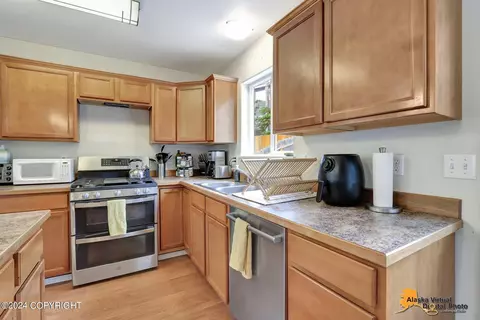 Kitchen - 20567 Pine Crest Ln, Eagle River, AK 99577 photo 2 of 7