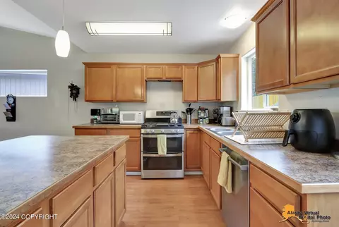 Kitchen - 20567 Pine Crest Ln, Eagle River, AK 99577 photo 1 of 7