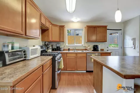 Kitchen - 20567 Pine Crest Ln, Eagle River, AK 99577 photo 3 of 7