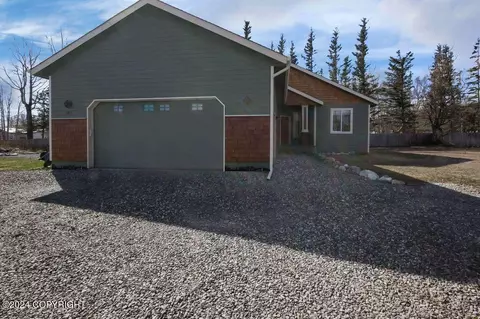 141 Eagle Ave, Palmer, AK 99645 photo 2