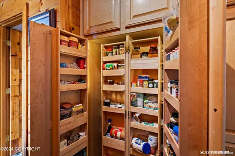 Kitchen - 2016 Mount Kiliak Cir, Eagle River, AK 99577 photo 4 of 4