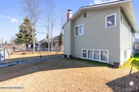 1237 H St, Anchorage, AK 99501 photo 3
