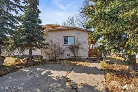 10124 Goose Berry Pl, Anchorage, AK 99515