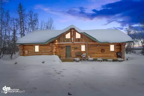 6601 E Petersville Rd, Trapper Creek, AK 99683