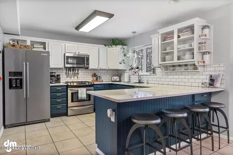 13700 Vasili Dr, Eagle River, AK 99577 photo 9