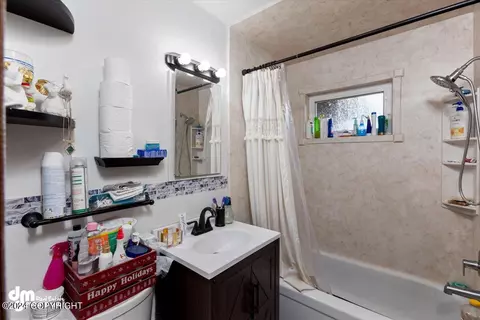 Bath - 8112 E 4th Ave, Anchorage, AK 99504 photo 3 of 4