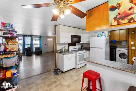 Kitchen - 8112 E 4th Ave, Anchorage, AK 99504 photo 3 of 3