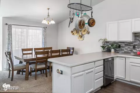Dining - 5820 Sapphire Loop # 42A, Anchorage, AK 99504 photo 1 of 2