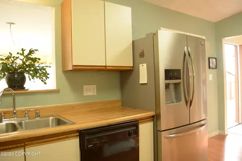 8410 E 12th Ct, Anchorage, AK 99504 photo 8
