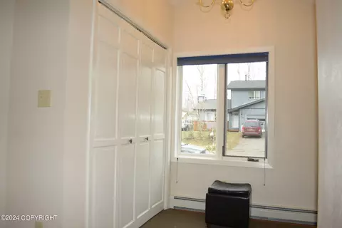 8410 E 12th Ct, Anchorage, AK 99504 photo 4