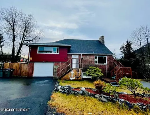 303 Wilson St, Kodiak, AK 99615