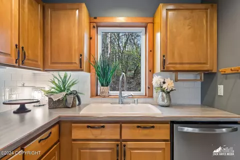 Kitchen - 17135 Santa Maria Dr, Eagle River, AK 99577 photo 1 of 8