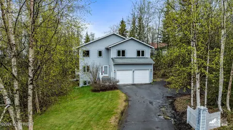 17135 Santa Maria Dr, Eagle River, AK 99577