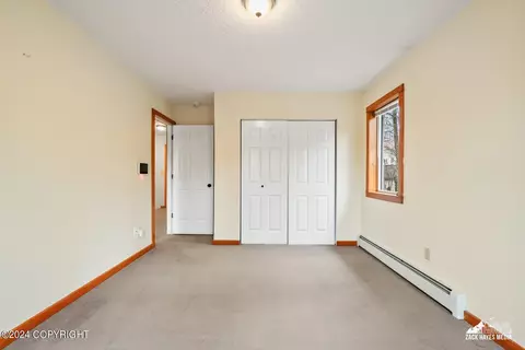 Bedroom - 17135 Santa Maria Dr, Eagle River, AK 99577 photo 8 of 11